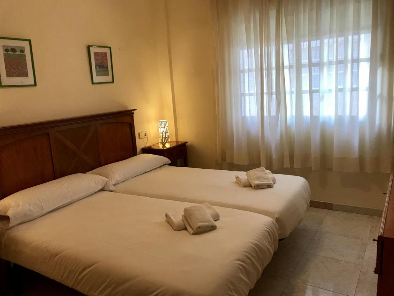 Apartamento Decada Reyes Catolicos ฟูเอนฮิโรลา ภายนอก รูปภาพ